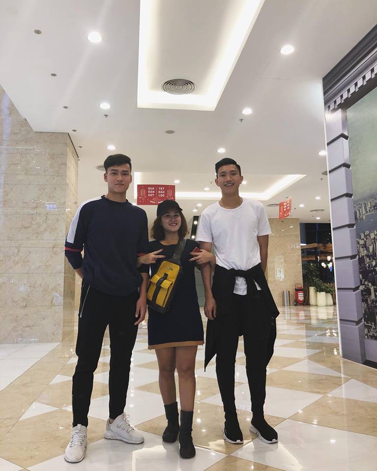 Tết của U23: Người khoe ảnh lãng mạn với bạn gái, người vui vẻ sum họp bên gia đình